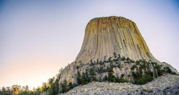 Башня Дьявола – самая загадочная скала Америки Фотографии башни дьявола